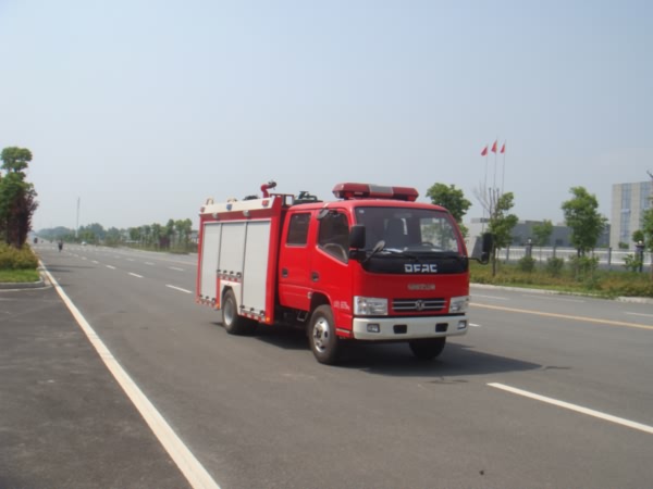 東風(fēng)小多利卡3噸水罐消防車（國五）